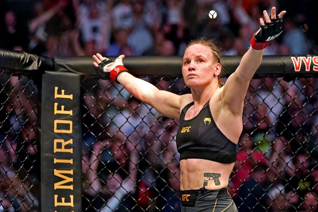 Qirg'izistonlik UFC jangchisi Valentina SHevchenko bugun o'ziga tegishli bo'lgan chempionlik kamarini beshinchi bor himoya qildi. 
			