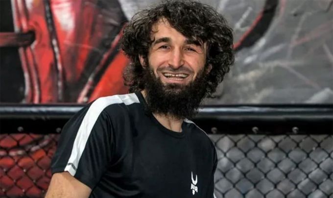 Avvalroq rossiyalik UFC jangchisi Zabit Magomedsharipovning faoliyatini yakunlashi haqidagi xabarlar urchigandi. 
			