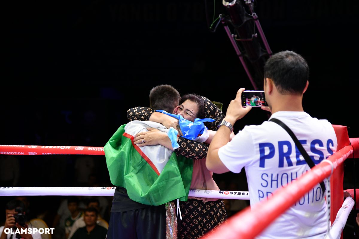 Professional bokschimiz Botirjon Zokirov Toshkent shahridagi boks oqshomida rossiyalik Aleksandr Saltikovni mag'lubiyatga uchratdi.
			