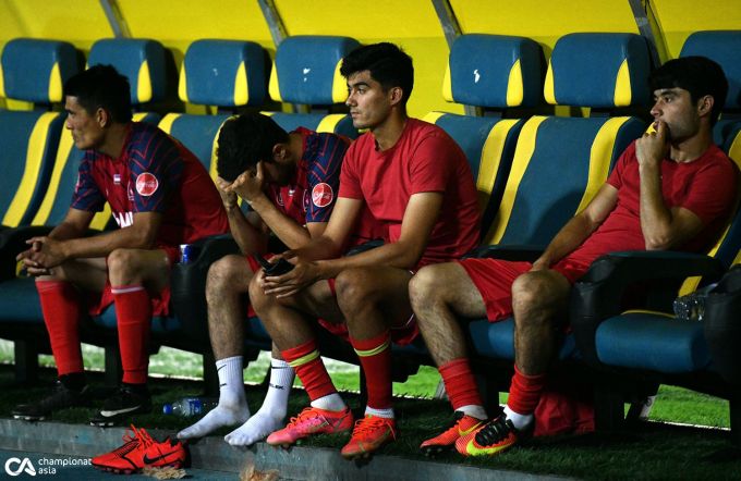 Futbol borasida juda ham toqatsiz, bahslashishni yaxshi ko'radigan va muntazam norozi kayfiyatda yuradigan xalqimiz bor.
			