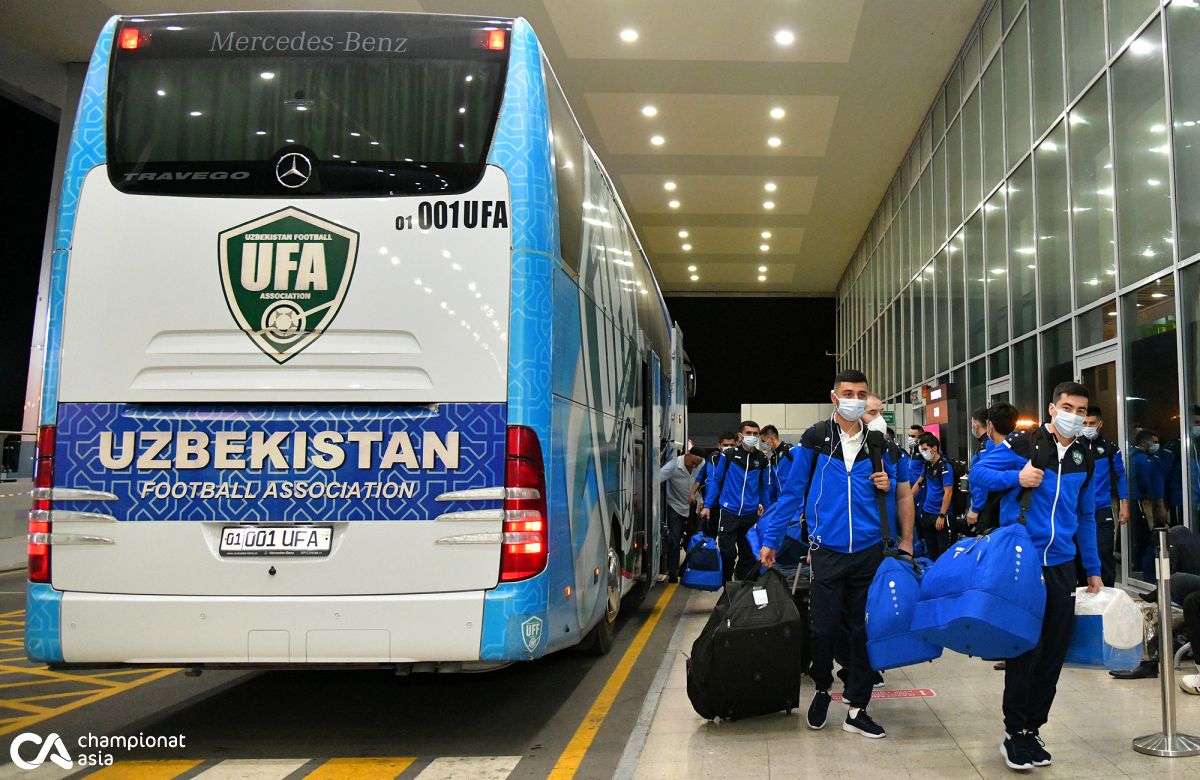 O'zbekiston futzal termasi mundialda qatnashish uchun uchib ketdi (+FOTOGALEREYA)