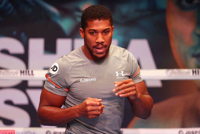 WBA, WBO, IBF va IBO yo'nalishlarining amaldagi chempioni Entoni Joshua (24-1, 22 KO) va ukrainalik Aleksandr Usik (18-0, 13 KO) jang oldidan ochiq mashg'ulot o'tkazdi.
			