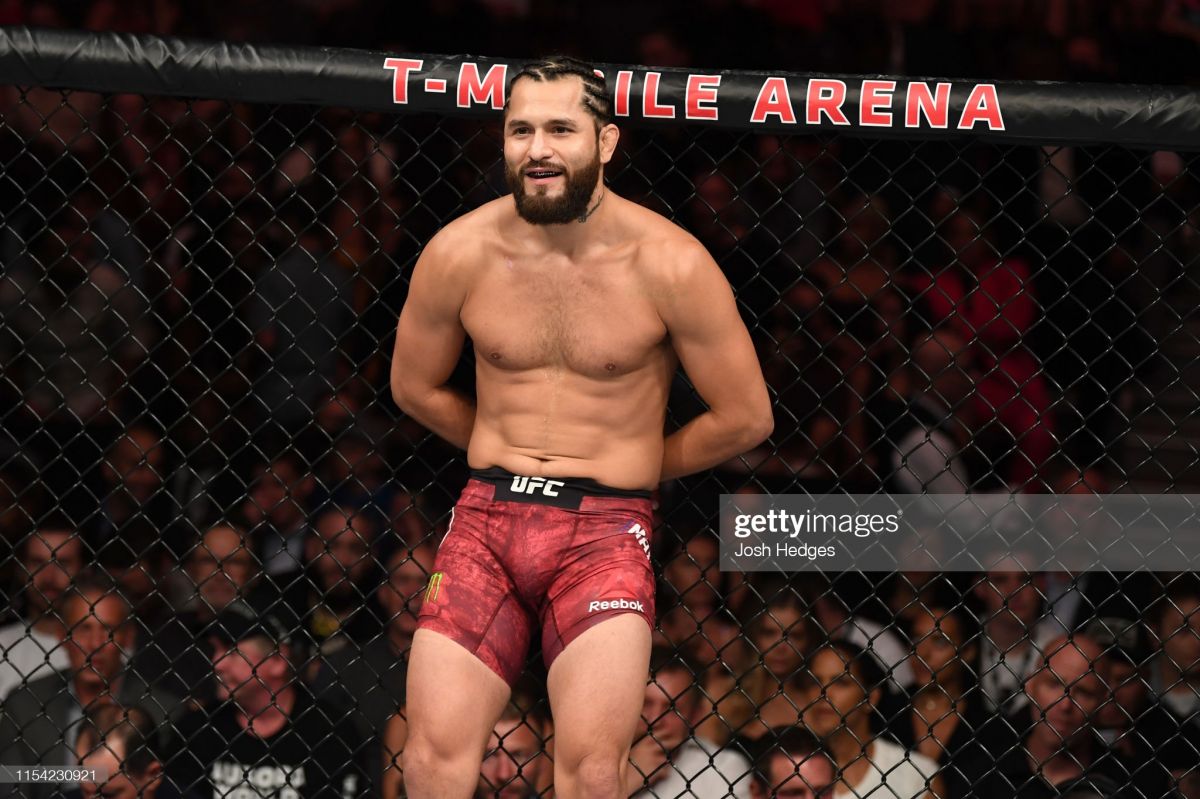 UFC jangchisi Xorxe Masvidal Fyuri-Uaylder jangi haqida fikr bildirdi.
			