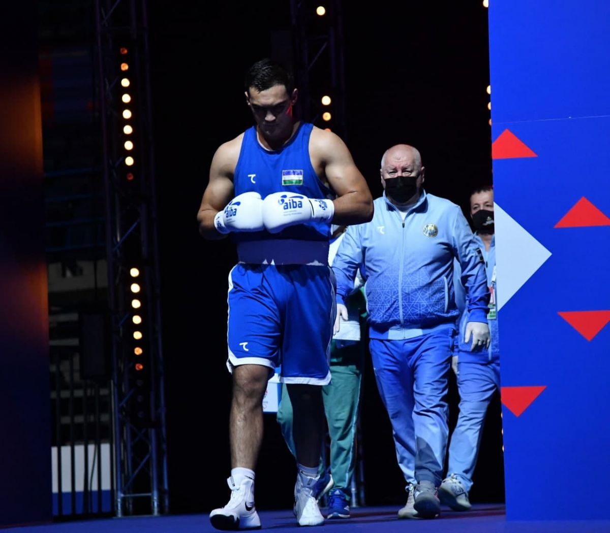 Serbiya poytaxti Belgrad shahrida o'tkazilayotgan boks bo'yicha jahon chempionati o'zining hal qiluvchi pallasiga kirib bormoqda
			