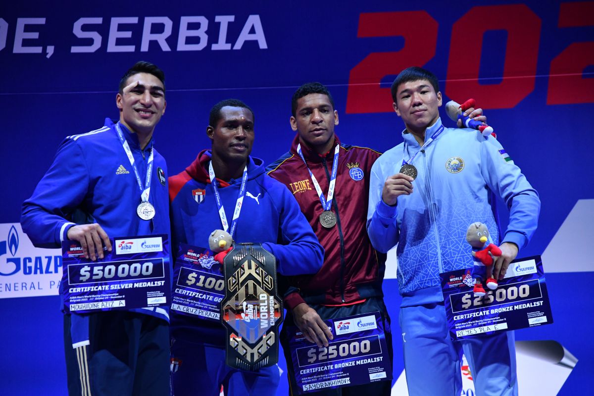 -92 kg vaznli bokschimiz Madiyar Saidrahimov jahon chempionatining bronza medaliga sazovor bo'lgandi.
			