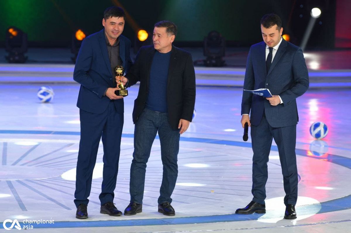 Bugun O'zbekiston futbol associaciyasining navbatdan tashqari kongressi va o'zbek futbolining 2021 yil yakunlariga bag'ishlangan UZ Football Awards-2021 taqdirlash marosimi bo'lib o'tdi. 
			