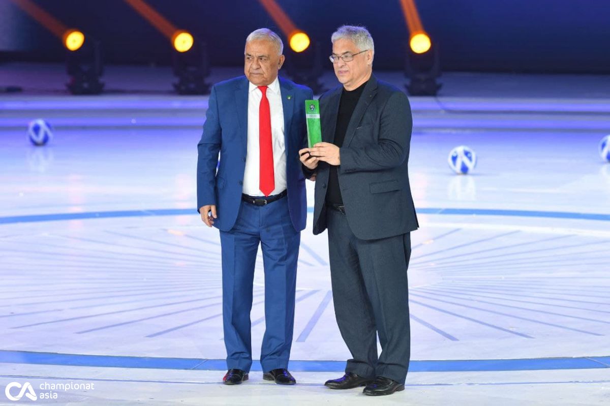 Bugun O'zbekiston futbol associaciyasining navbatdan tashqari kongressi va o'zbek futbolining 2021 yil yakunlariga bag'ishlangan UZ Football Awards-2021 taqdirlash marosimi bo'lib o'tdi. 
			