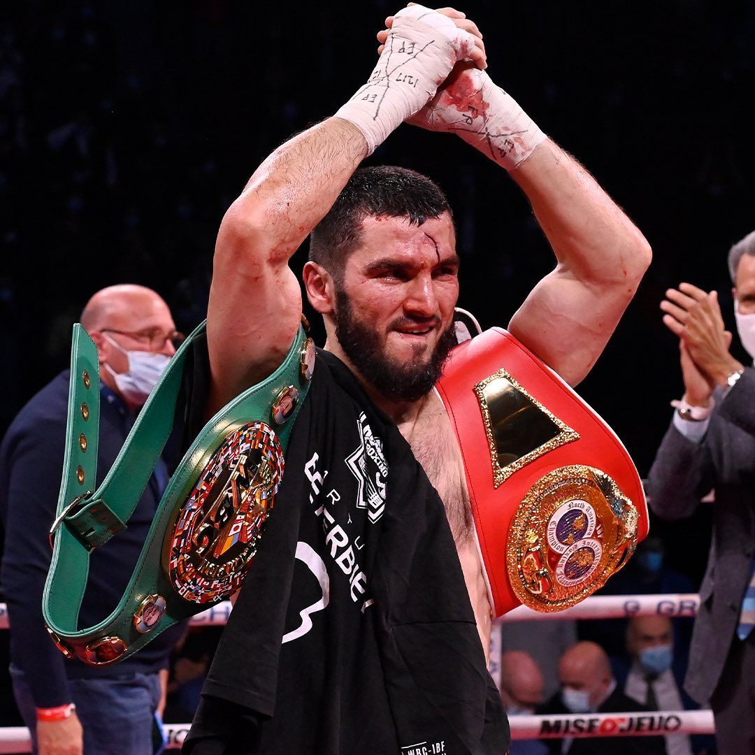 Yarimog'ir vazn toifasida WBC va IBF yo'nalishi chempioni Artur Beterbiev sobiq chempioni Markus Braunga qarshi ringga ko'tarildi va raqibini to'qqizinchi raundda nokaut qildi. 
			