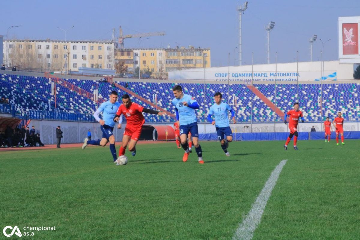 Namangandagi “Markaziy” stadionda “Navbahor” – “Turon” jamoalari o'rtasidagi o'rtoqlik uchrashuvi bo'lib o'tdi.
			