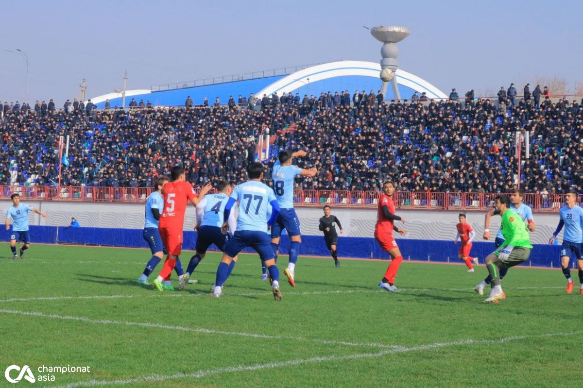 Namangandagi “Markaziy” stadionda “Navbahor” – “Turon” jamoalari o'rtasidagi o'rtoqlik uchrashuvi bo'lib o'tdi.
			