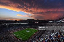 Donishmandlarning aytishiga ko'ra, futbol gol urish uchun o'ynaladi (raqib darvozasiga).
			