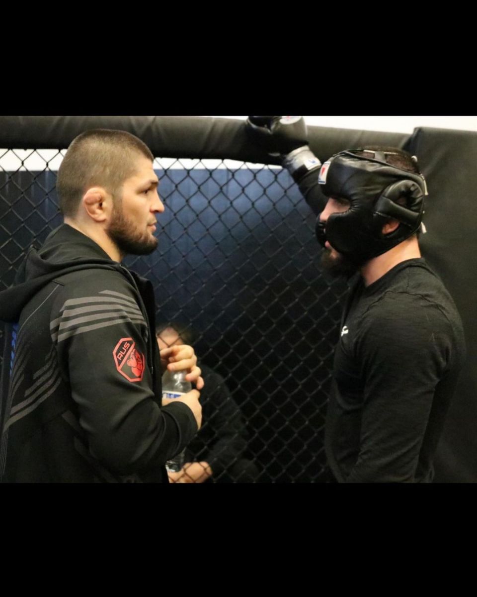 Engil vazn toifasida sobiq UFC kamari sohibi Xabib Nurmagomedov Islam Maxachevning Benil Dariushga qarshi bo'lajak jangiga tayyorgarligi haqida gapirdi.
			