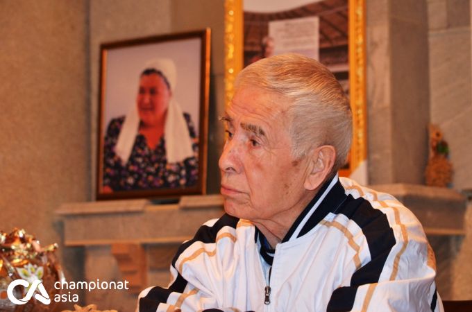 Bugun, 19 fevral kuni deyarli barcha sport jurnalistlarining ustozi bo'lgan Axbor Imomxo'jaev 86 yoshni qarshi oldilar. 
			